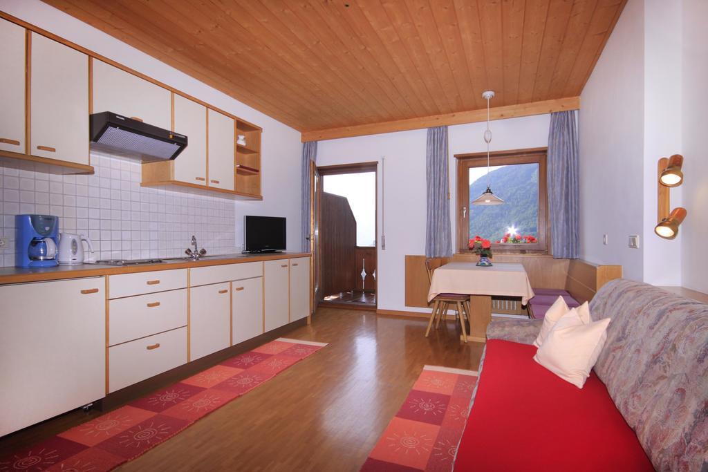 Apartments Gasserhof Algund Kamer foto