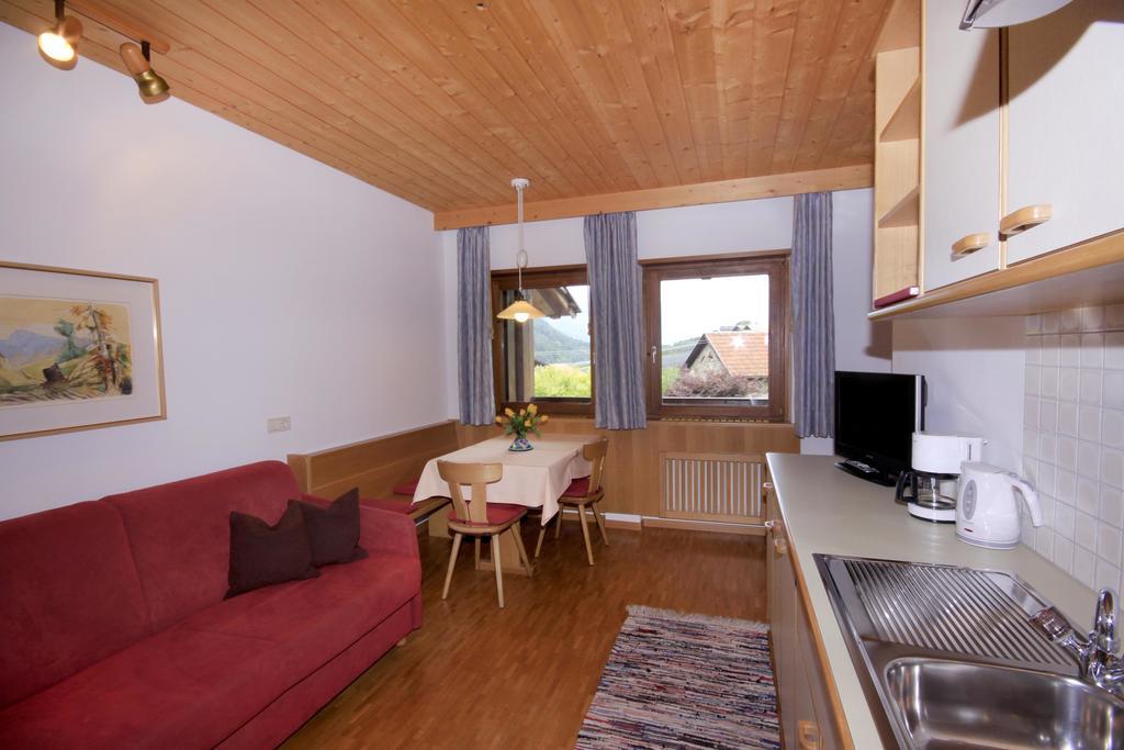 Apartments Gasserhof Algund Kamer foto